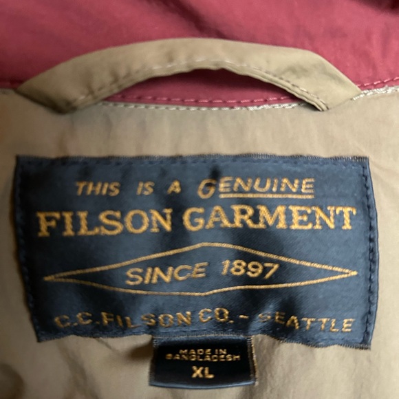 Filson lightweight Down Jac Shirt in Madder Red - Picture 2 of 10